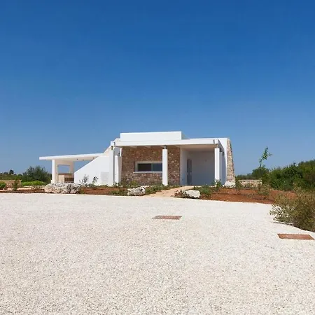 וילה Paxi